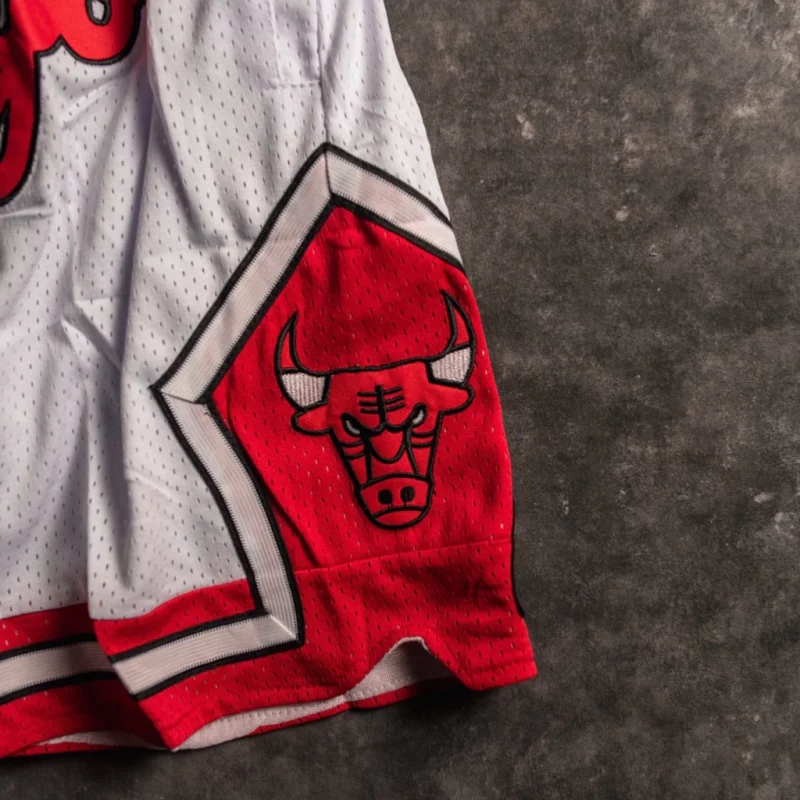 Chicago Bulls Throwback White Shorts logo1